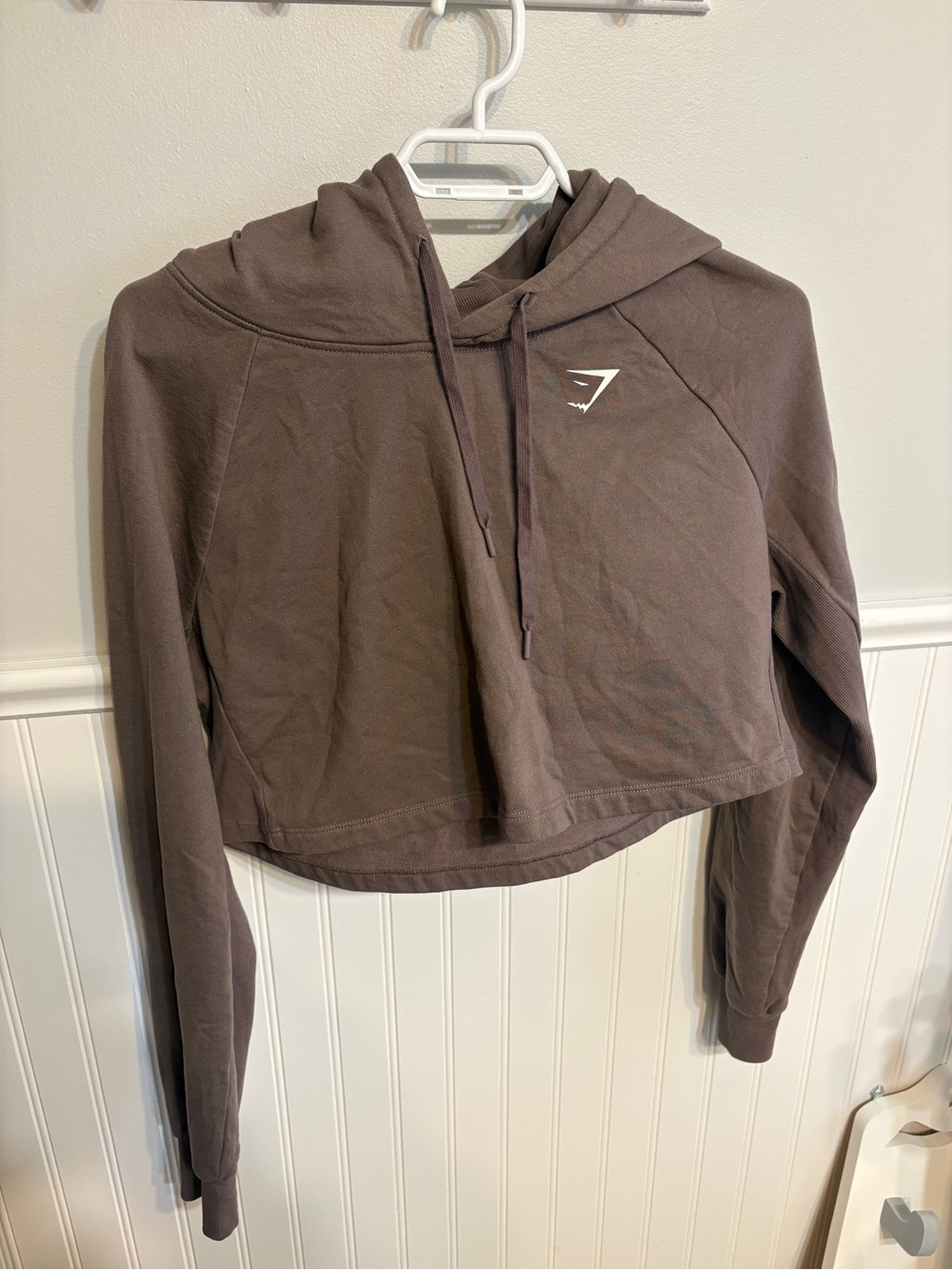 Gymshark Cropped Hoodie in Chocolate Brown